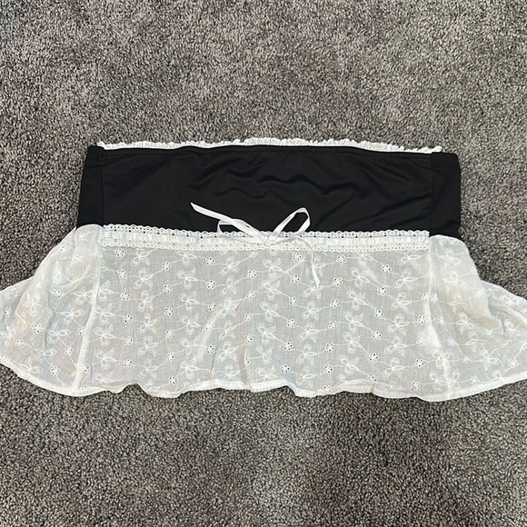 Black and White Lace Bandeau Top - Picture 1 of 2